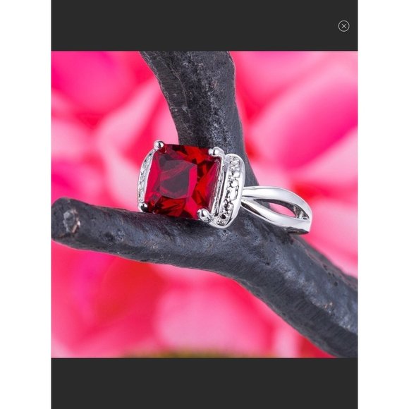 2.2Ct Princess Ruby & White Topaz Ring 8 a heavy 18k white gold plate finish. - Picture 2 of 3